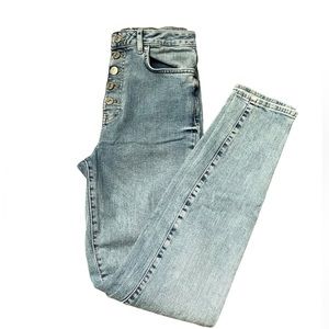 NWOT Forever 21 Jeans Light Wash High Rise with Many Buttons & Holes (size 26)